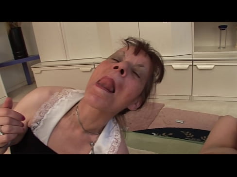 ❤️ Două bunicuțe și un bunic fac sex în trei ❤️  at porn ro.epicpornvideos-com.ru ❌